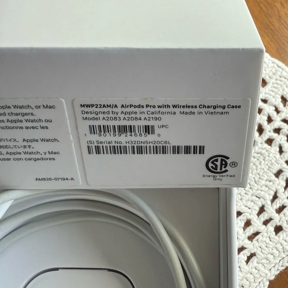 Apple Wireless Earbuds with Charging Case - White
